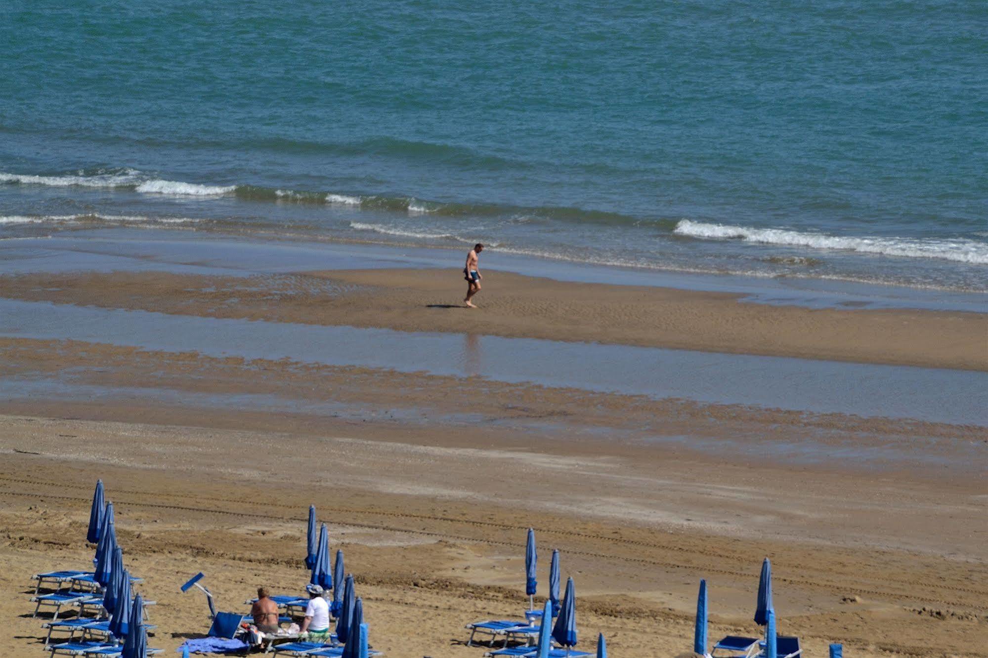 Hotel Rosanna 3 Stelle Superior Lido di Jesolo Exterior photo