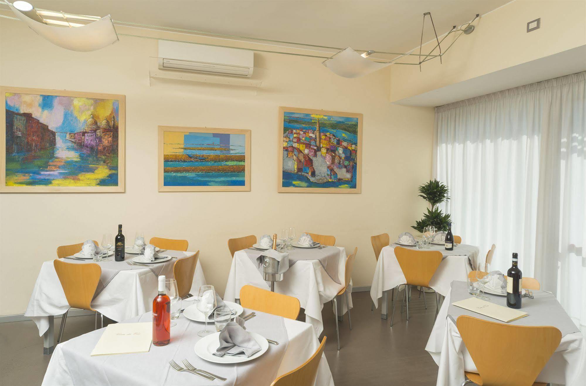 Hotel Rosanna 3 Stelle Superior Lido di Jesolo Exterior photo